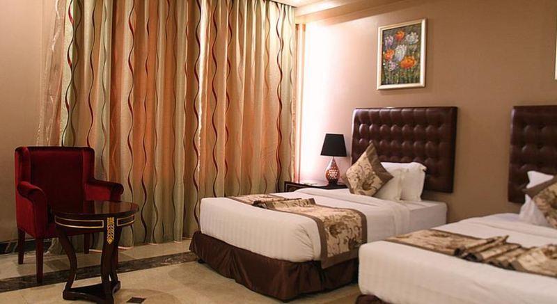 Beatrice Hotel Kinshasa Esterno foto