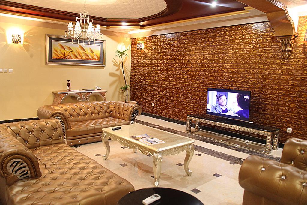 Beatrice Hotel Kinshasa Esterno foto