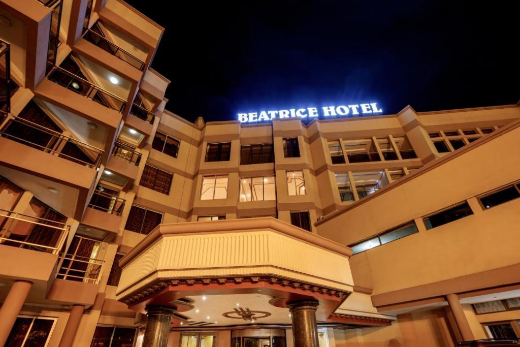 Beatrice Hotel Kinshasa Esterno foto